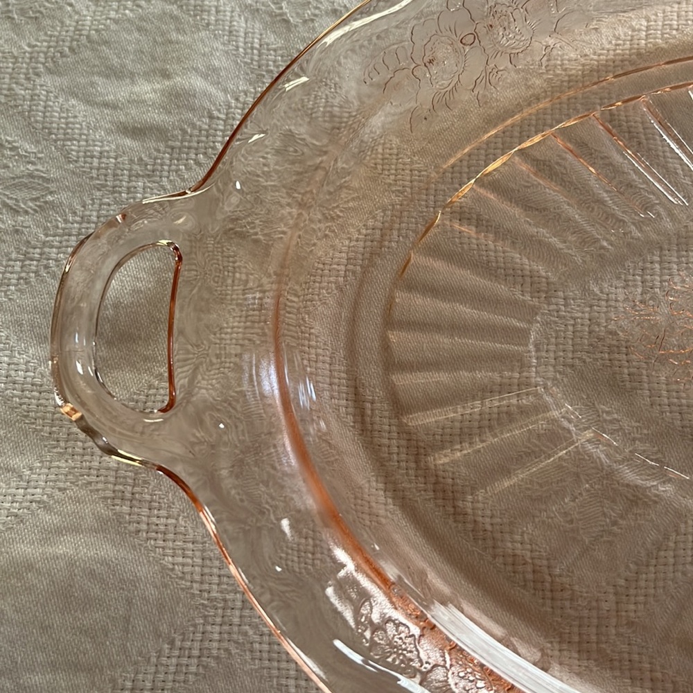 Vintage Pink Depression Glass Oval Platter with Handles by Anchor Hocking. - Picture 3 of 10